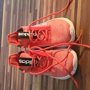 NWOB adidas boy shoes size 6
